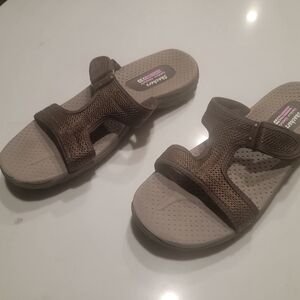 Skechers Women's Brown and Cream Sandals